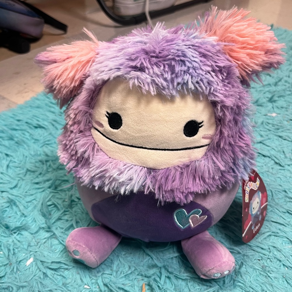 💛Squishmallows Eden the Bigfoot Valentine 8” NWT